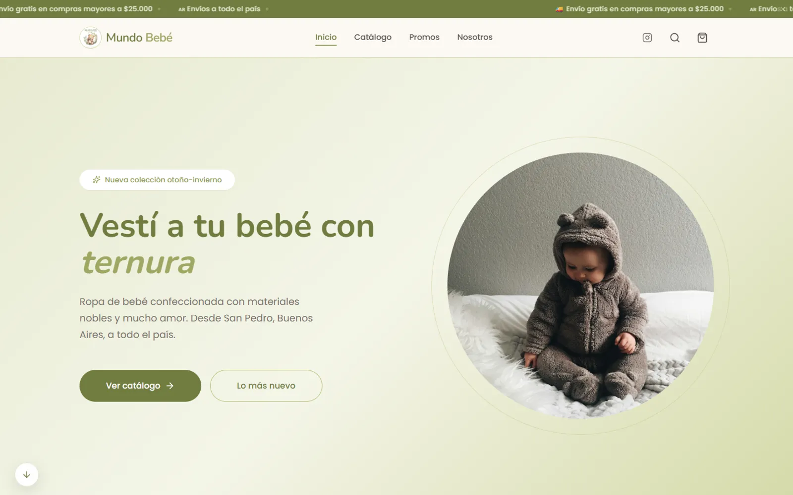 Web de Mundo Bebé en computadora